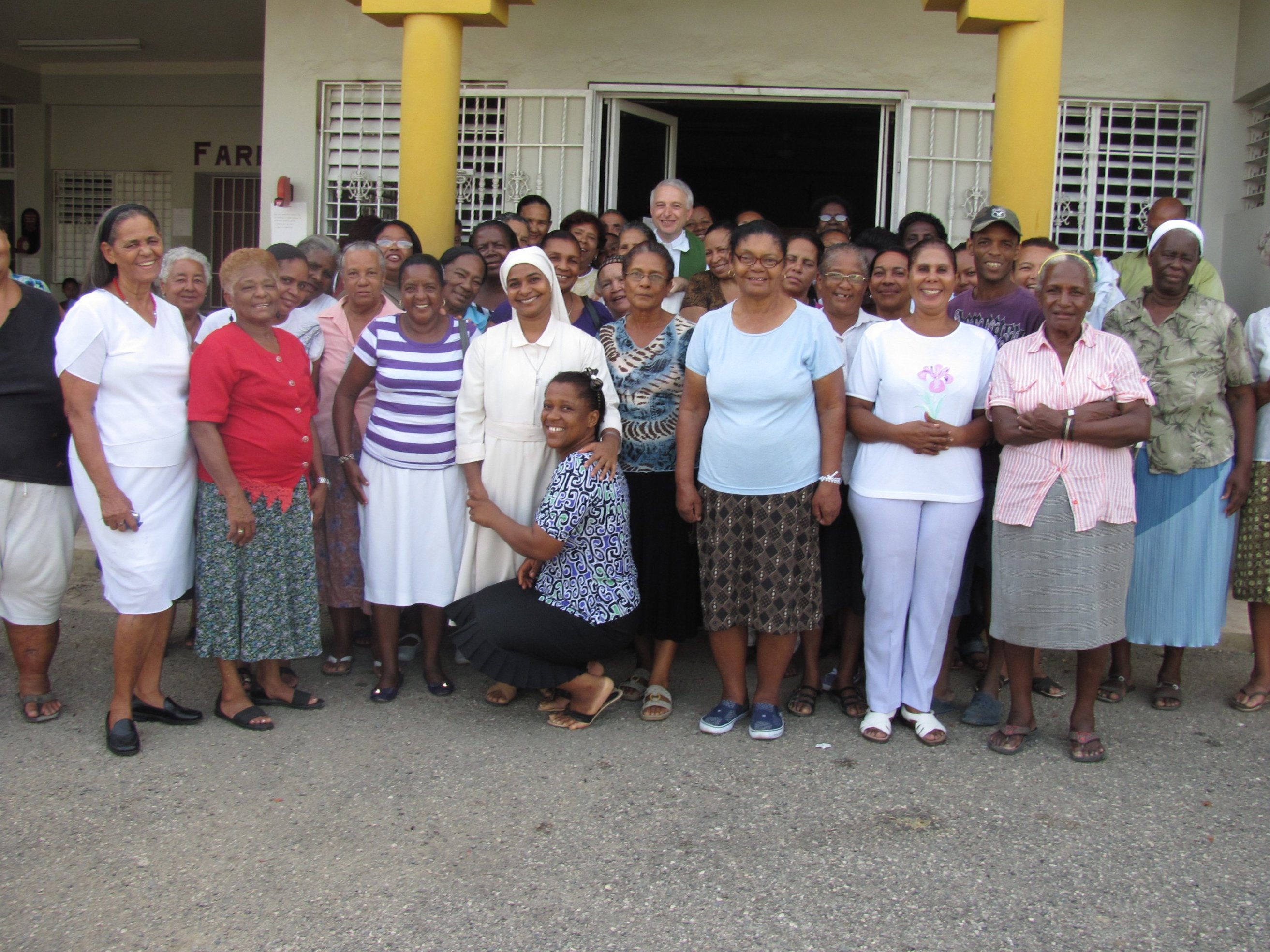 guaricano_misa_dispensario_2012-06-25-07-52-24