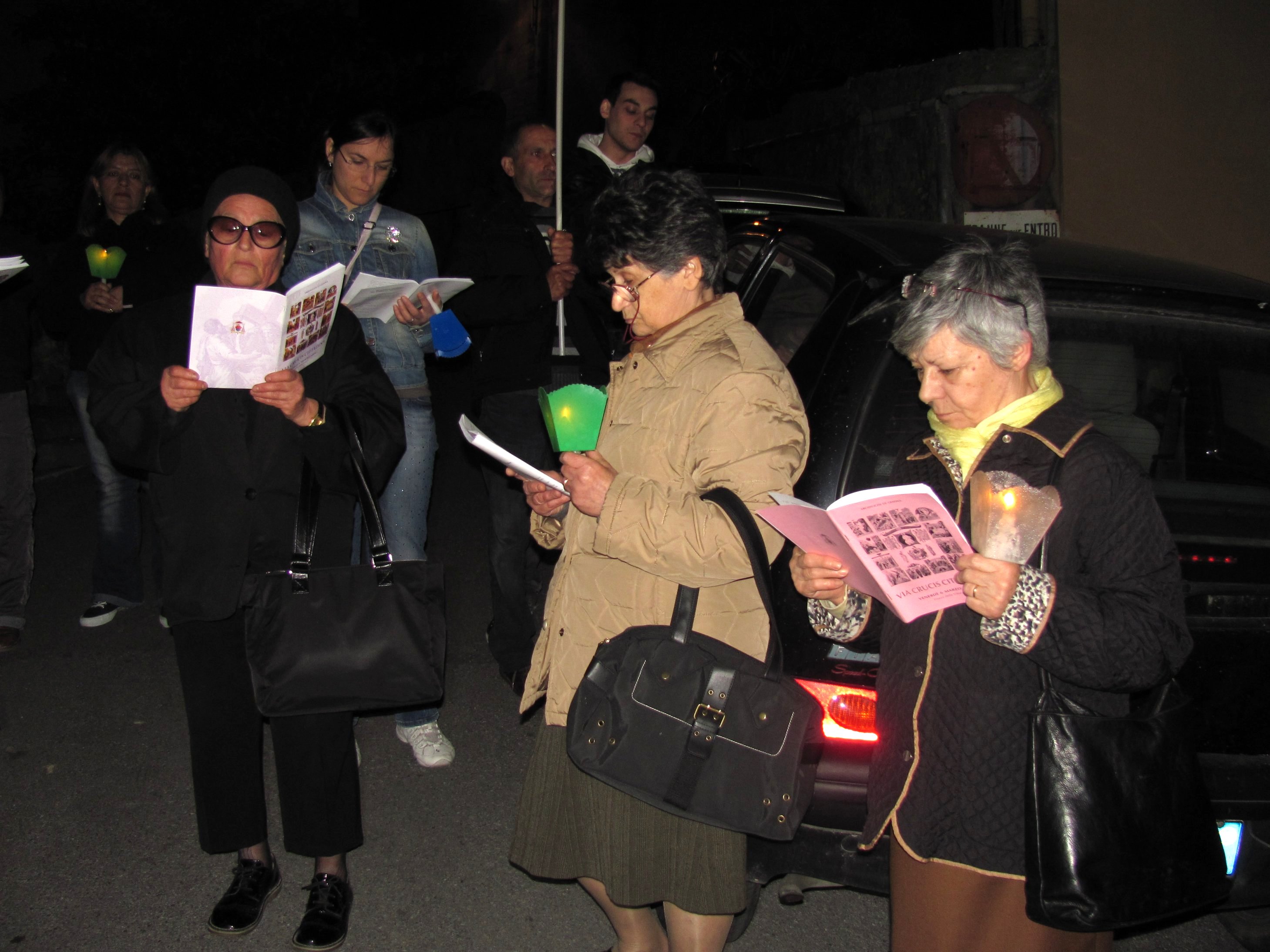 via_crucis-2011-04-15-21-42-35