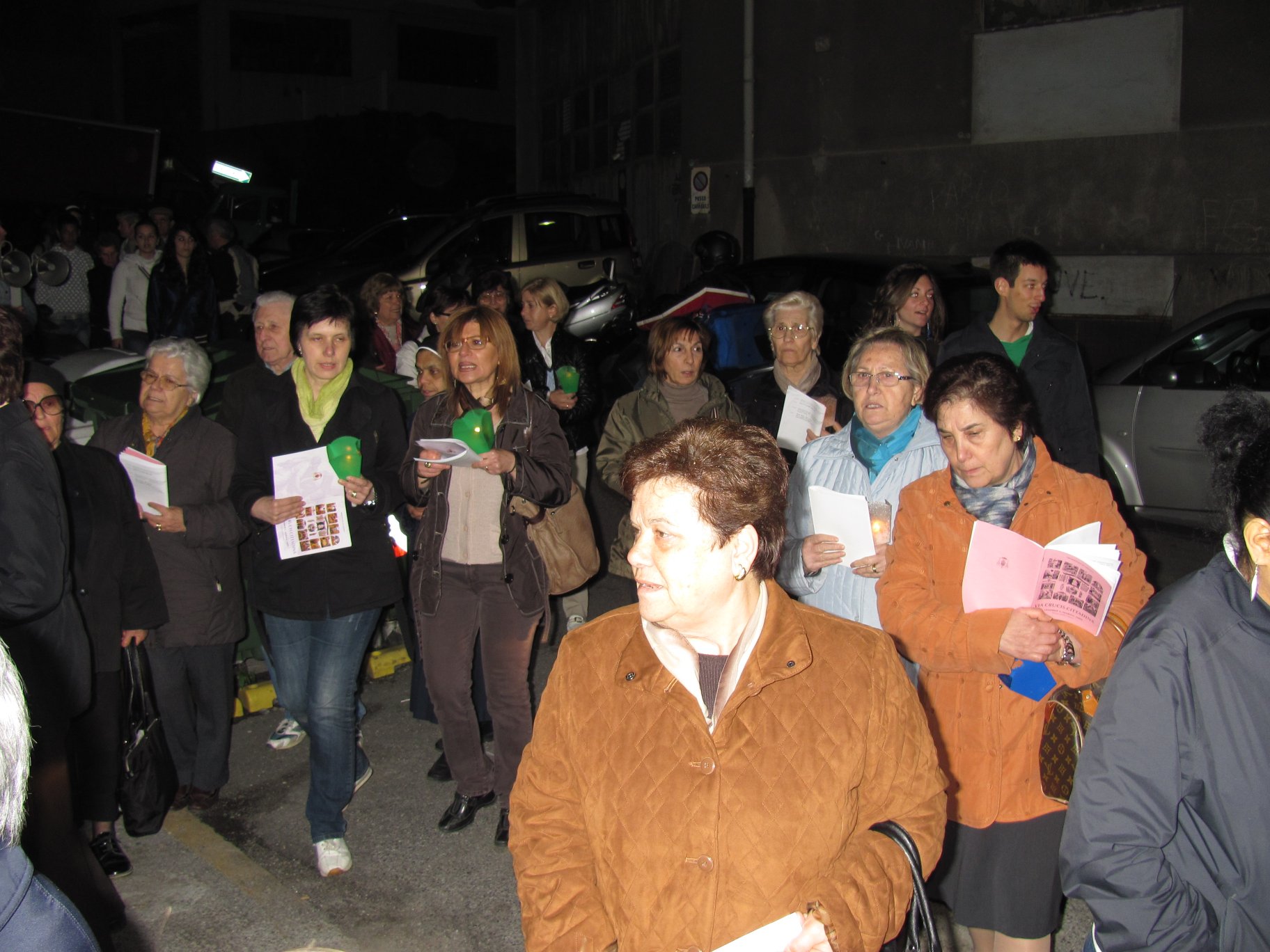 via_crucis-2011-04-15-21-47-41