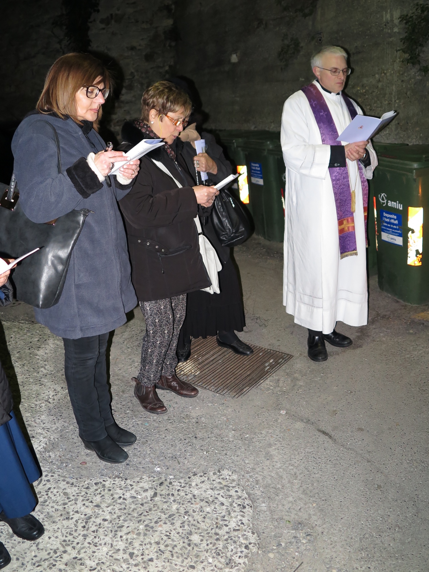 via-crucis-parrocchiale-2016-03-18-21-59-09