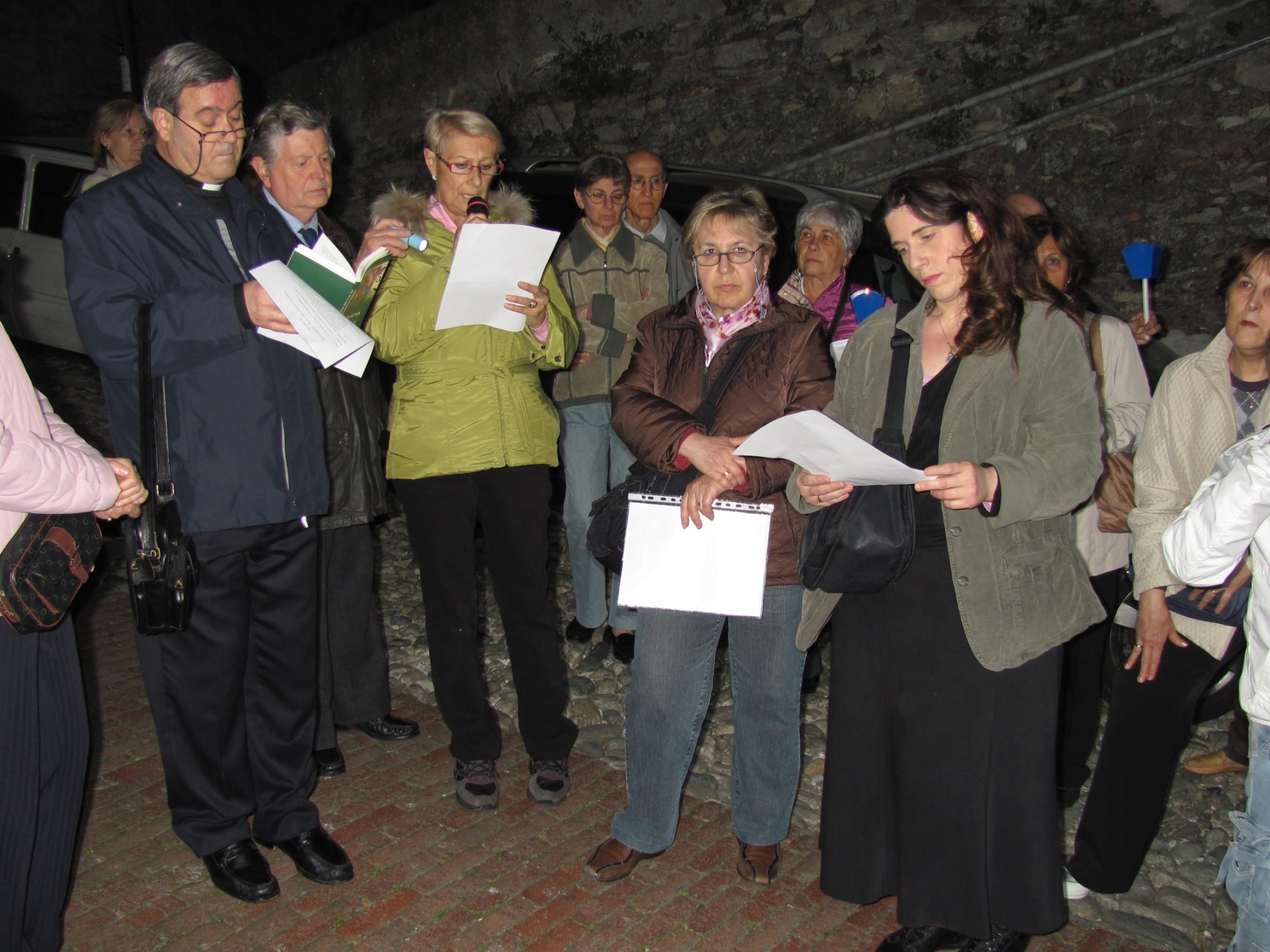 via_crucis_vicariale-2011-04-08-20-20-46