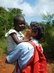 Maddalena Boschetti con un bambino haitiano